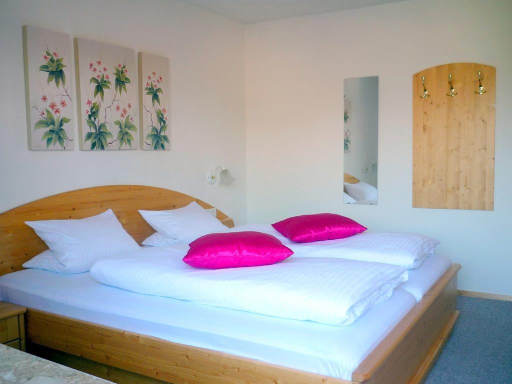 Gastehaus Hosp Apartment Общайг Стая снимка