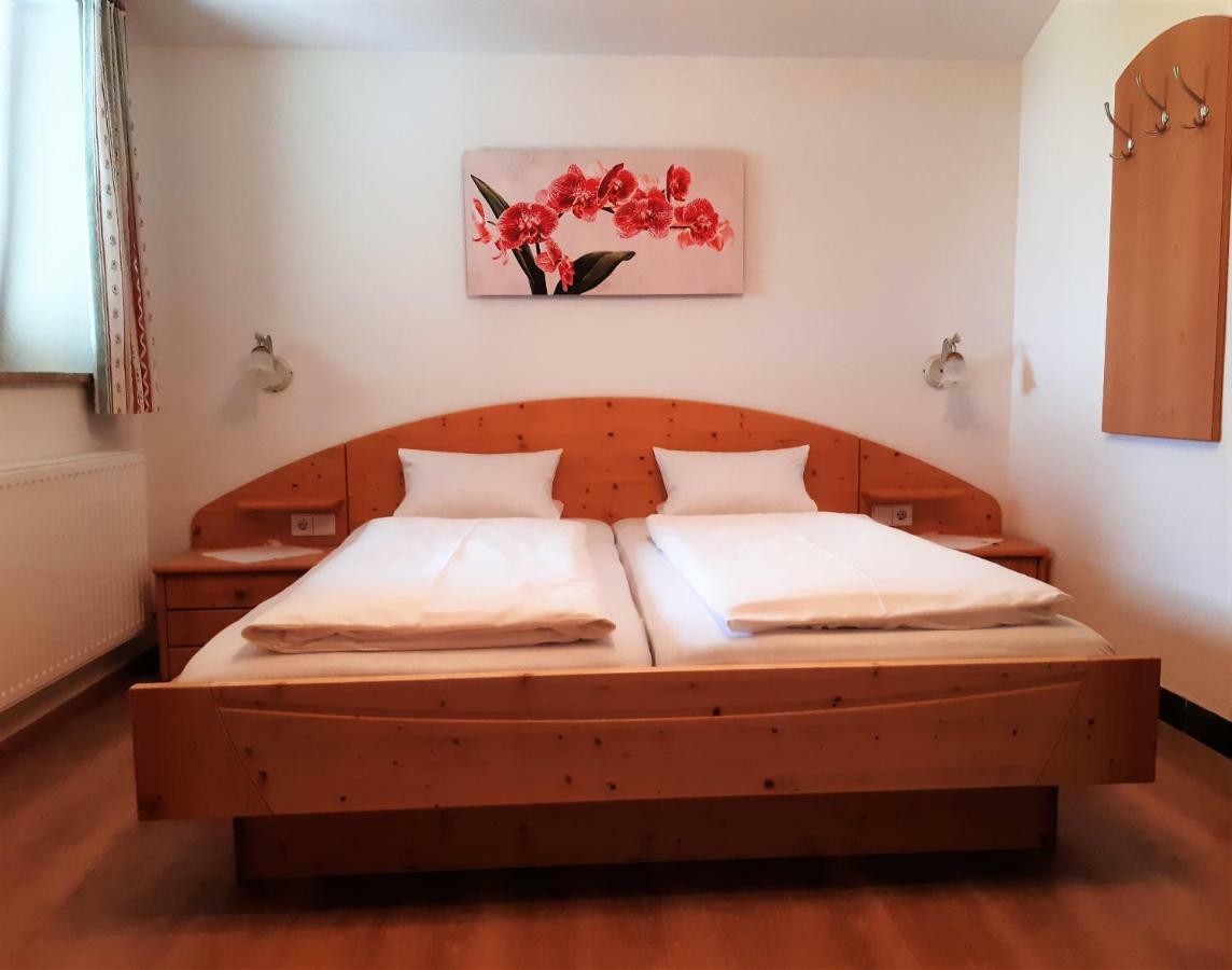 Gastehaus Hosp Apartment Общайг Екстериор снимка