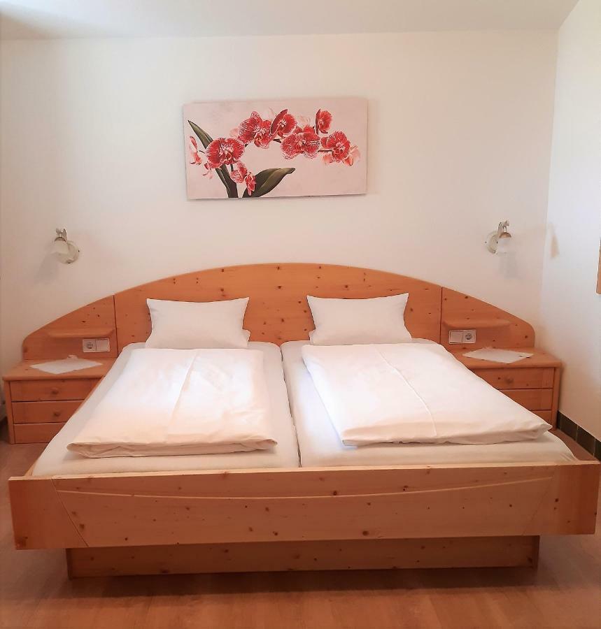 Gastehaus Hosp Apartment Общайг Екстериор снимка